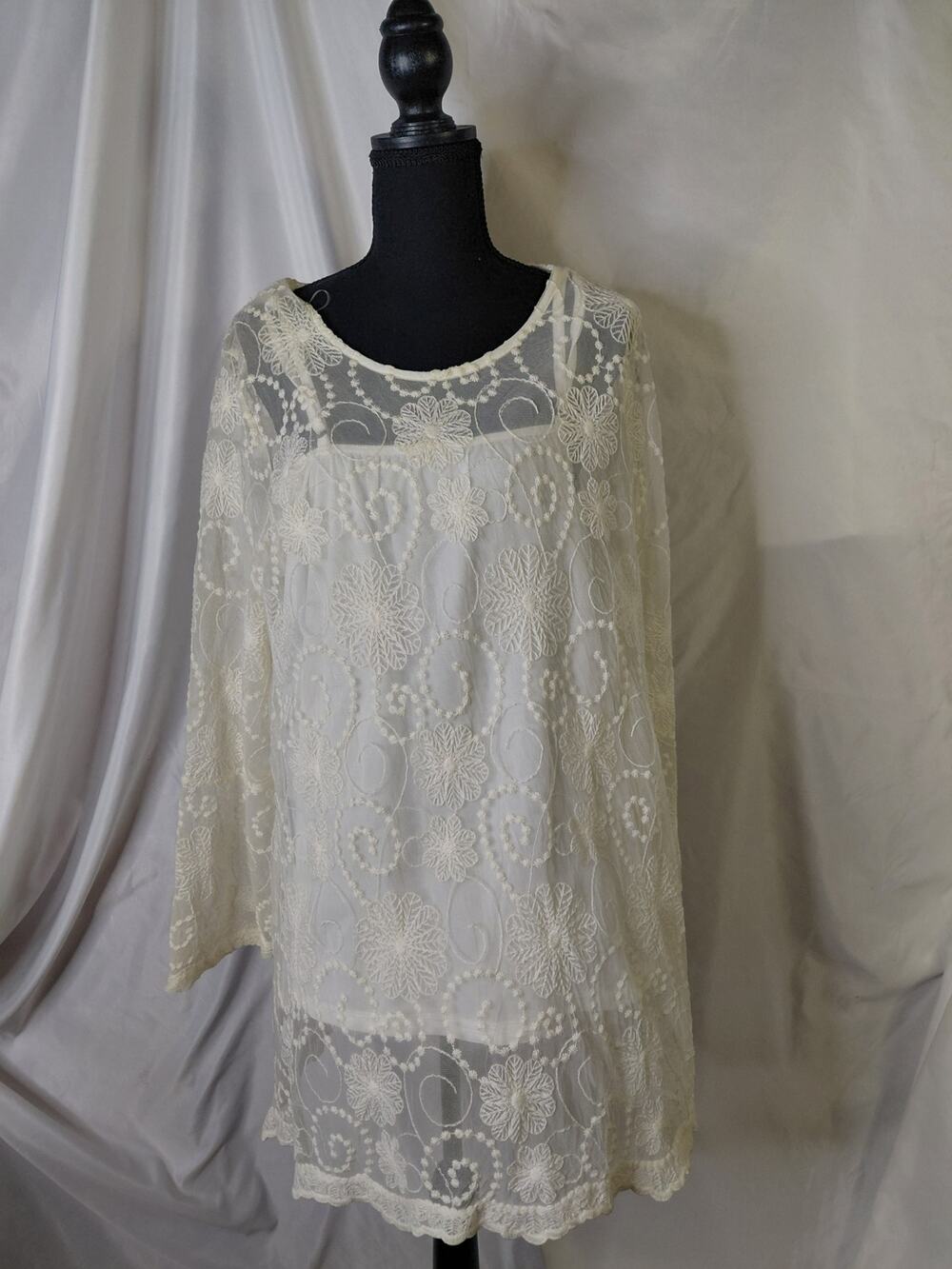 INDIGO SOUL LACE TOP